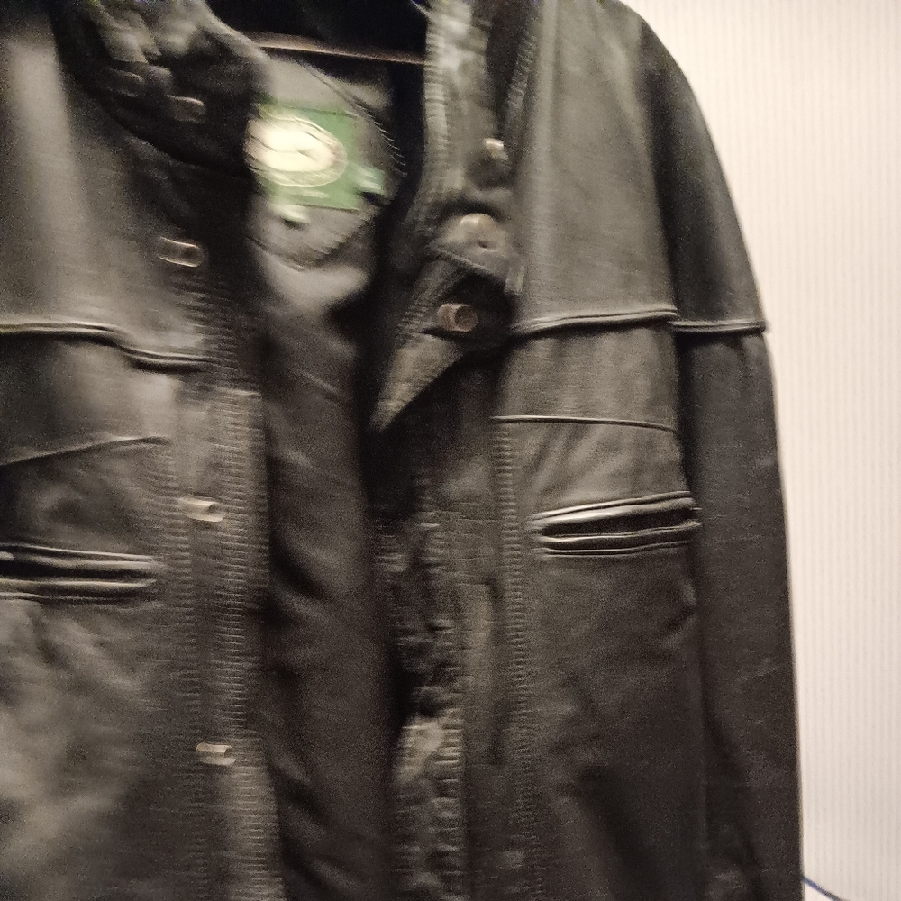 Leather jacket - Picture 2 of 3